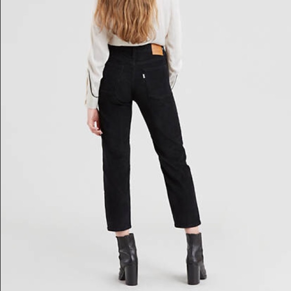 Levi’s Wedgie Straight in Black Corduroy